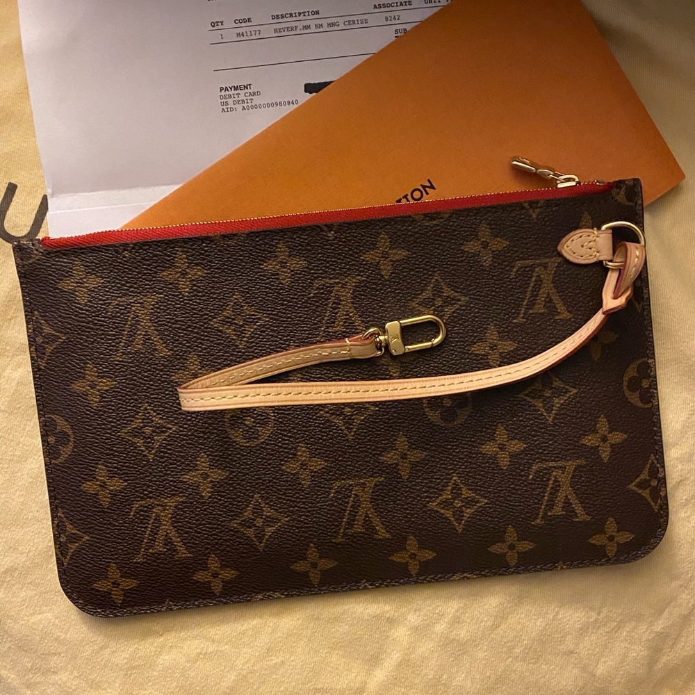 Louis Vuitton Wristlet mm medium - Picture 3 of 8